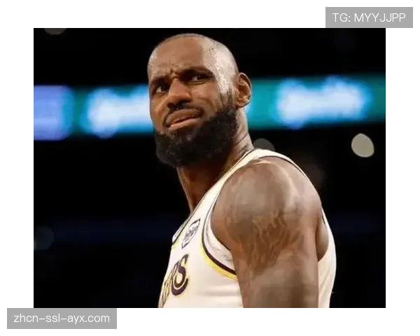 詹姆斯因左膝酸痛被列入出战成疑名单，湖人德比战存变数